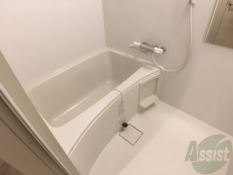 バス・シャワールーム　お風呂になります。一日の疲れを癒してくださいね。