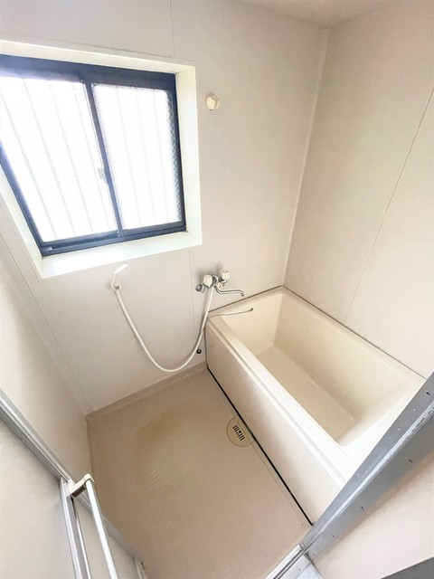 バス・シャワールーム　※参考写真の為、102号室の写真です