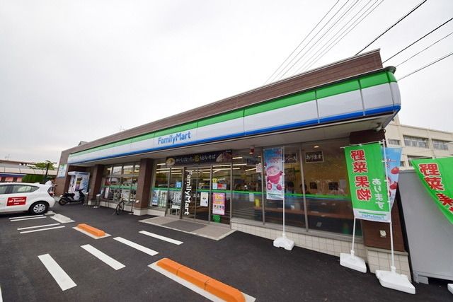 コンビニ　ファミリーマート下瀬谷二丁目店（コンビニ）まで234m