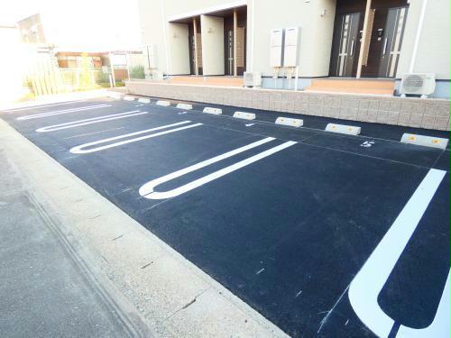 駐車場　駐車場