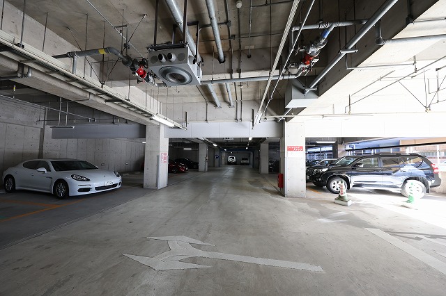 駐車場　駐車場