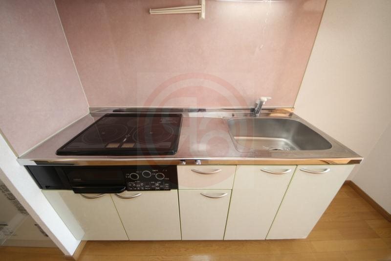 キッチン　使いやすい独立洗面台です