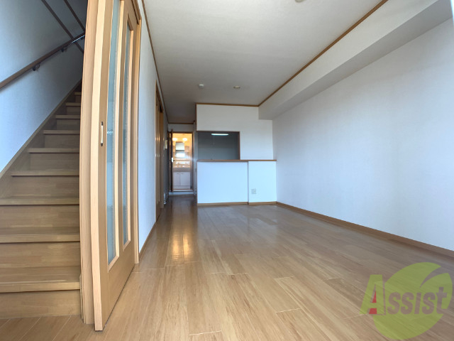 居室・リビング　広々とした１１．９帖の２ＬＤＫです。人数が多くても大丈夫。