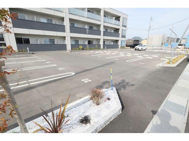 駐車場　駐車場