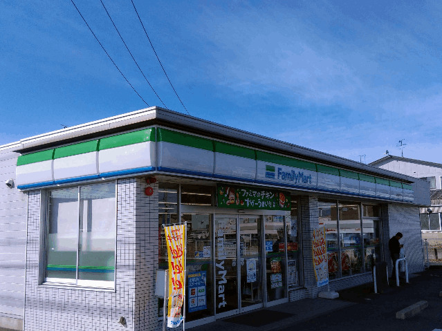 コンビニ　ファミリーマート桑名東野店（コンビニ）まで356m