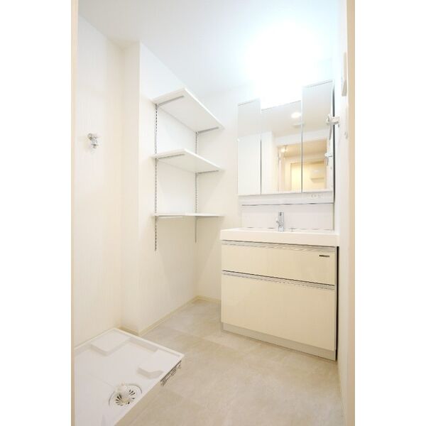 洗面設備　忙しい朝には欠かせない洗面所です