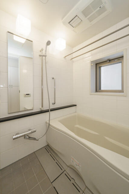 バス・シャワールーム　※写真は同タイプ住戸です。