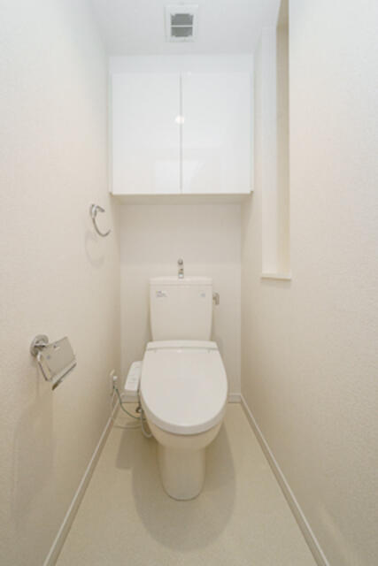 トイレ　※写真は同タイプ住戸です。