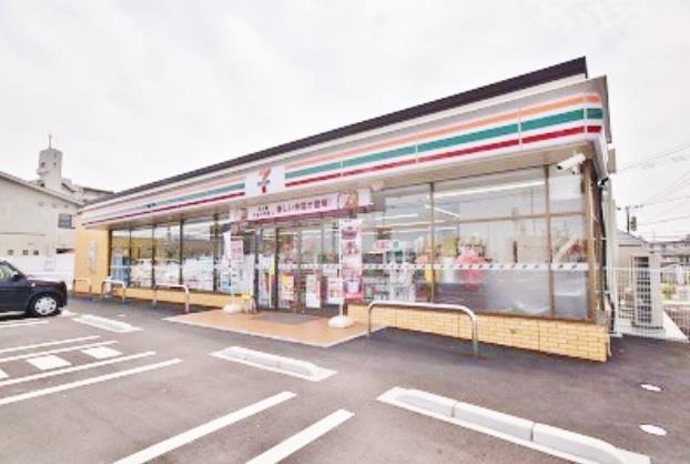 コンビニ　セブンイレブン八幡大浦1丁目店（コンビニ）まで350m