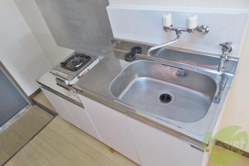 キッチン　キッチンにはコンロも付いていて便利にご利用頂けます。