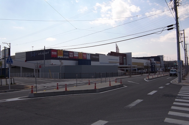 ショッピングセンター　ららぽーと磐田（ショッピングセンター）まで645m