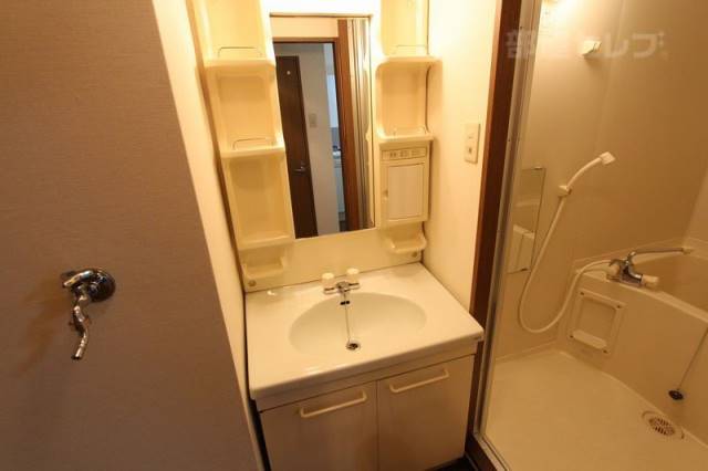 洗面設備　※１０２号室内装写真参照