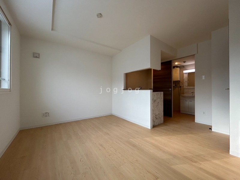 居室・リビング　リビングへの見通しが良い対面式のキッチンを採用しています。