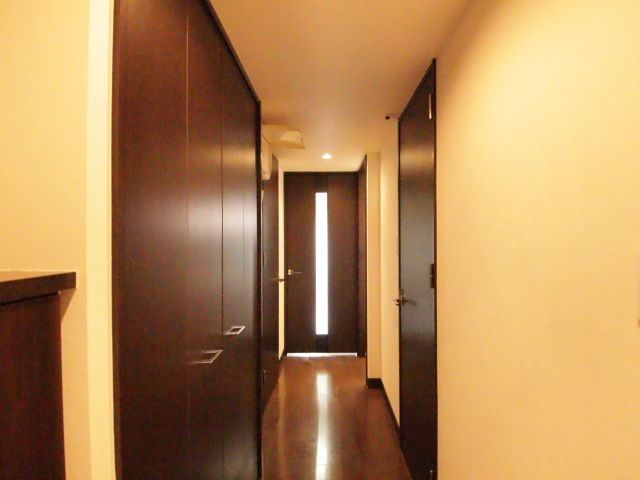 玄関　※別室の参考写真の為、現況優先です。