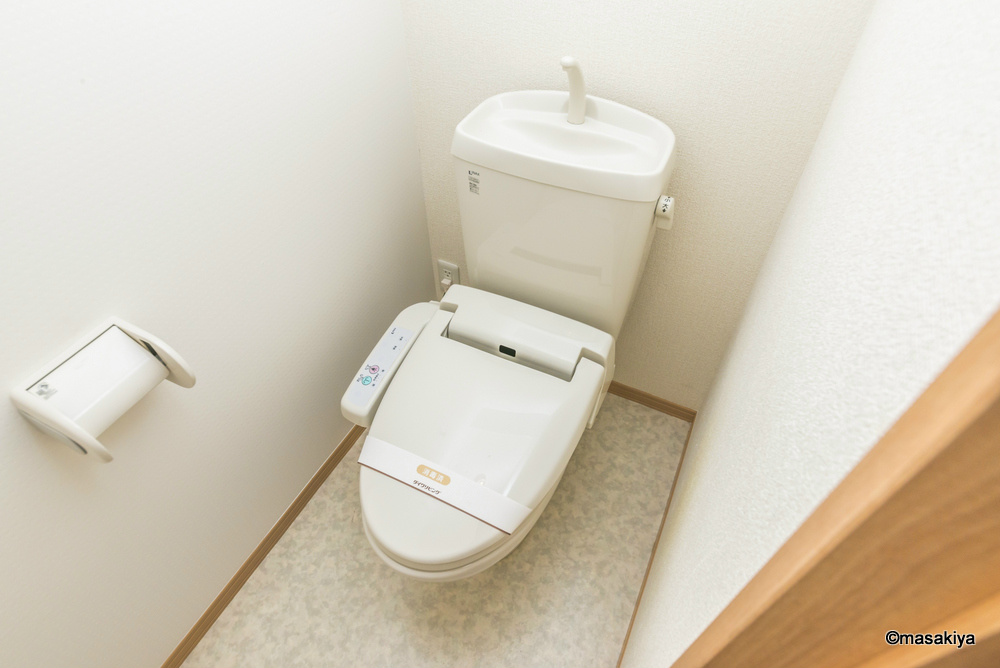 トイレ　トイレ　ウォシュレット付き