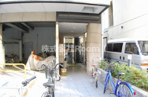 エントランス　毎日通るエントランスはこのようになっています