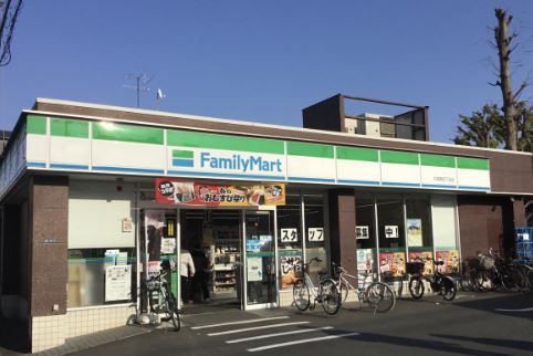 コンビニ　ファミリーマート大森西4丁目店（コンビニ）まで184m