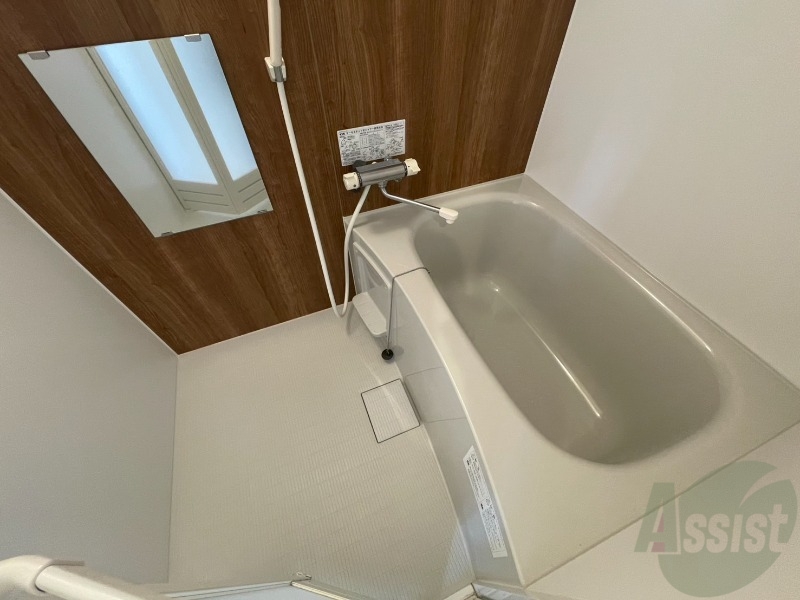 バス・シャワールーム　お風呂になります。一日の疲れを癒してくださいね。