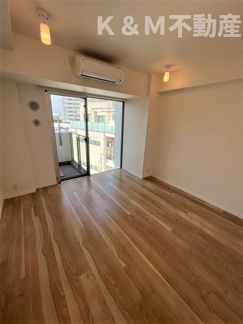 居室・リビング　ゆったりとしたリビングです 反転間取り