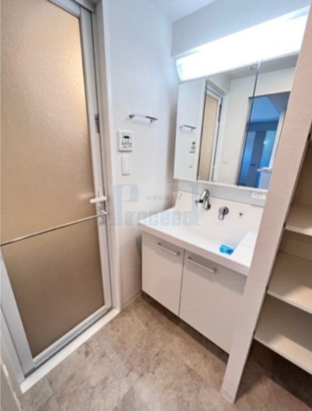 洗面設備　うれしい独立洗面台！