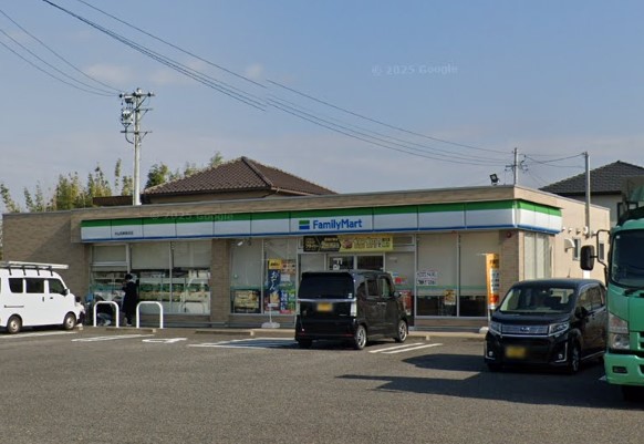 コンビニ　ファミリーマート 犬山羽黒新田店（コンビニ）まで1112m