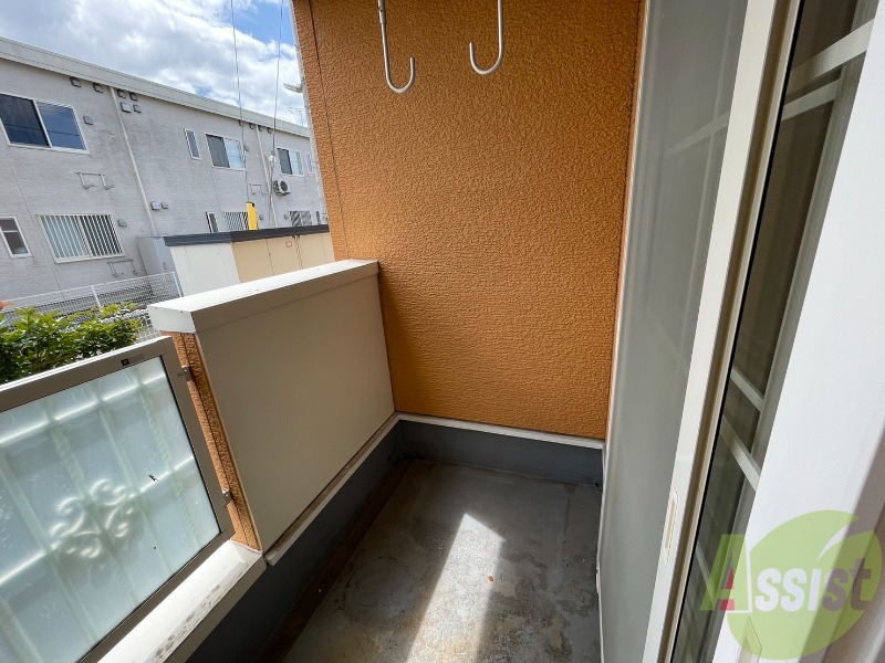 バルコニー　バルコニーがあるので洗濯物は外に干せそうですね～