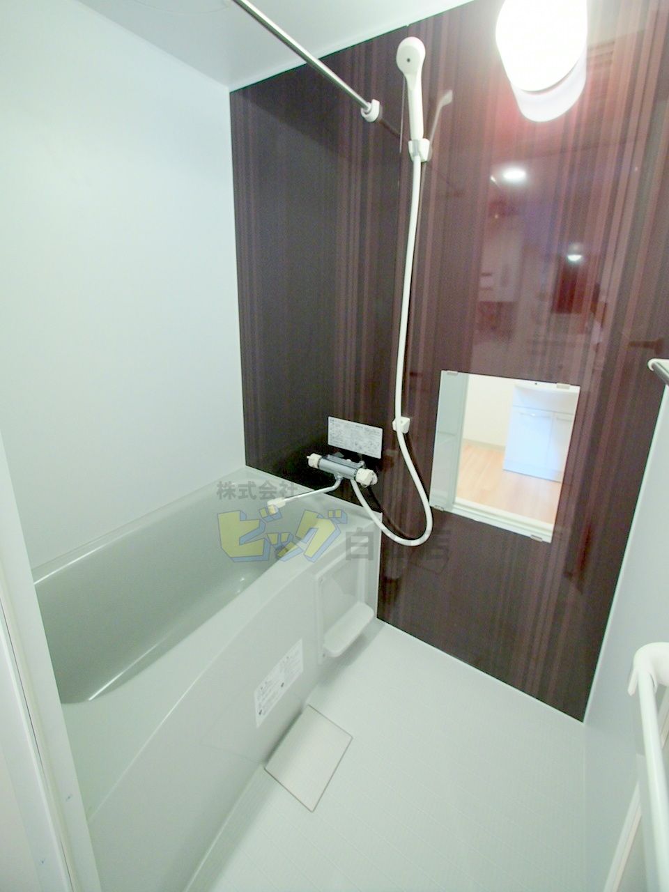 バス・シャワールーム　追焚・浴室乾燥機付きのお風呂です♪