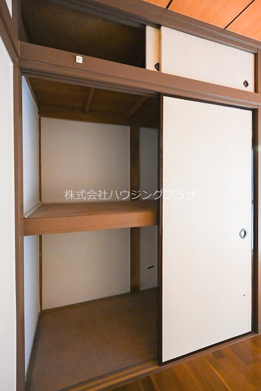 収納　押入れ