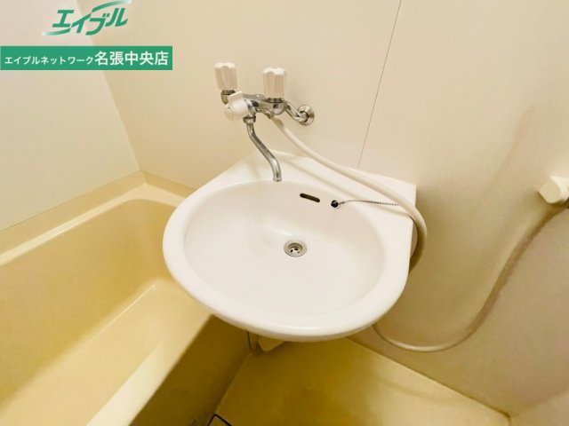 洗面設備　同物件別部屋です
