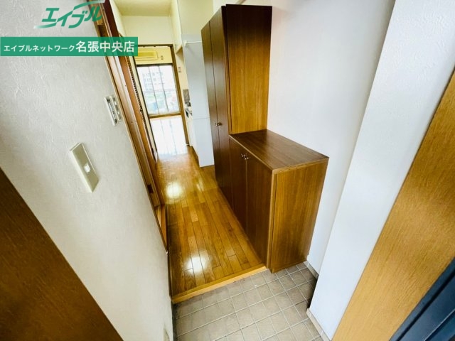 玄関　同物件別部屋です