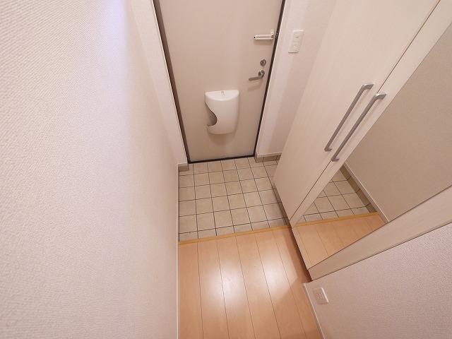 玄関　収納もある玄関です