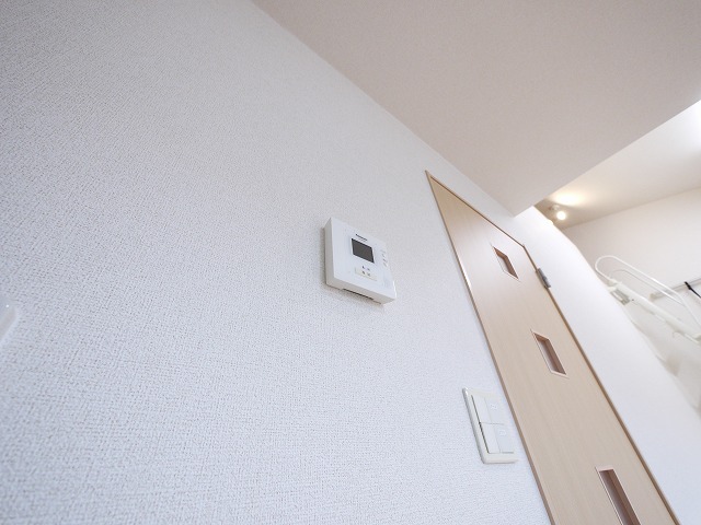 セキュリティ　モニター付きインターホン