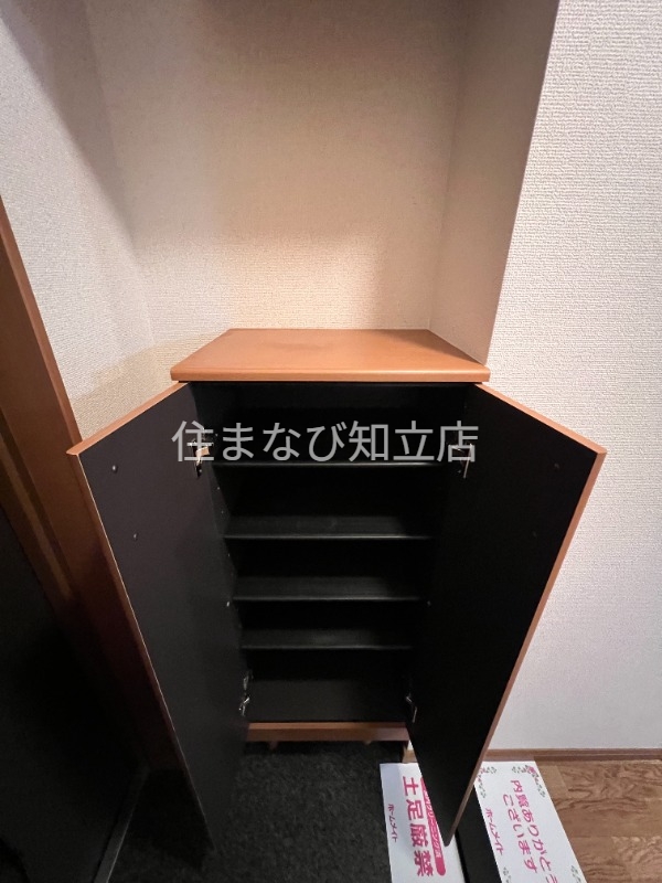 玄関　同型別部屋写真