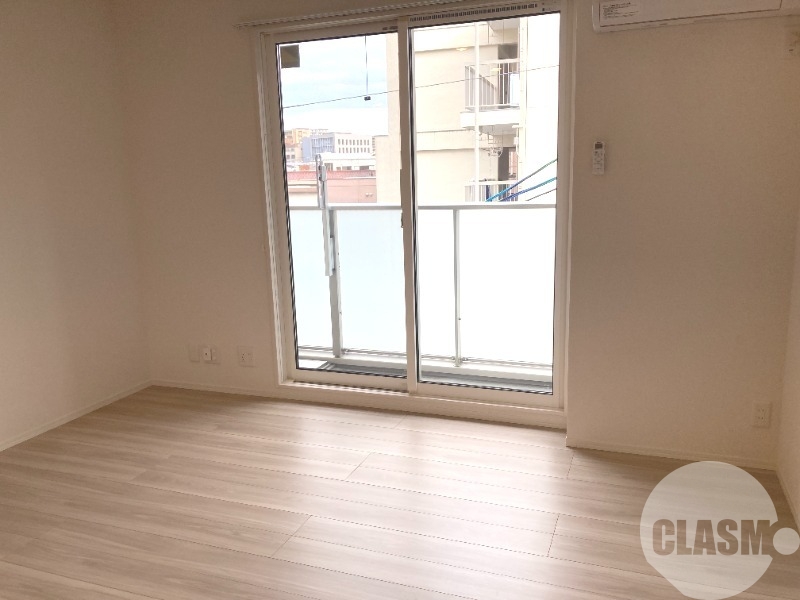 居室・リビング　明るいお部屋です♪