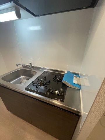 キッチン　同じ物件の別の部屋の画像です 間取り図を参照してください