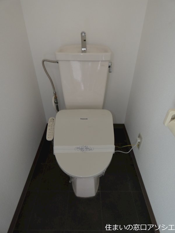 トイレ　ウォシュレット便座