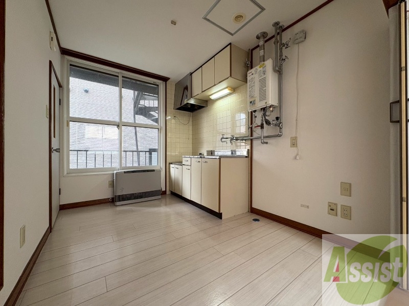 居室・リビング　広くてキレイなお部屋が広がっていて、充実した生活が送れそう。