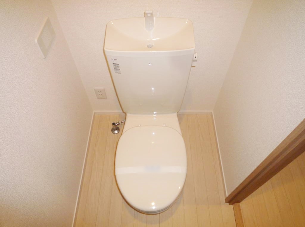 トイレ　落ち着いた色調のトイレです♪