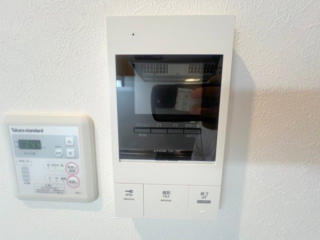 セキュリティ　TVモニターホンで来客が誰か確認してから開けて下さいね