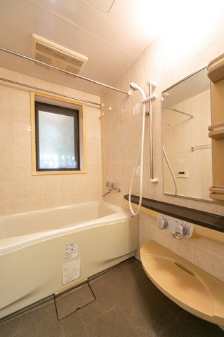 バス・シャワールーム　※写真は同タイプ住戸です。