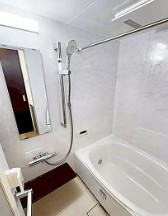 バス・シャワールーム　落ち着いた空間のお風呂です