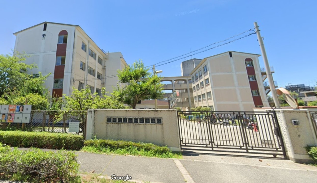 小学校　豊中市立新田南小学校（小学校）まで310m