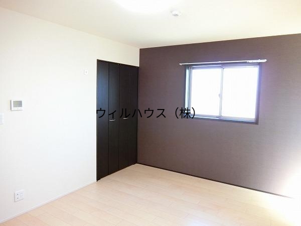 居室・リビング　広々とした洋室！