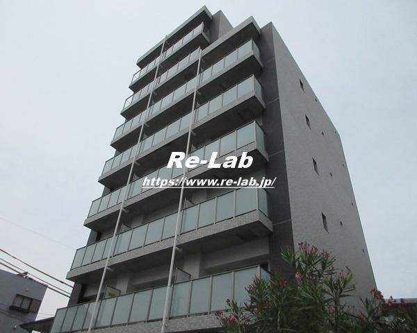 建物外観　部屋により床の色が異なります。