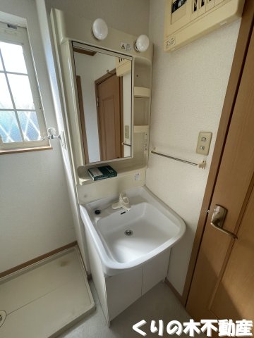 洗面設備　同タイプのお部屋です（現況を優先します）