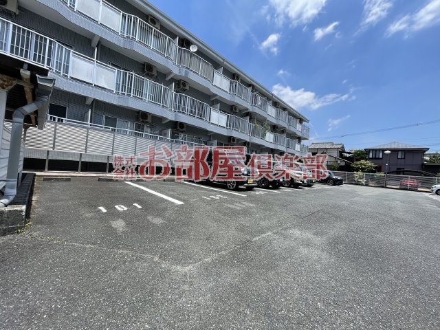駐車場　車をお持ちの方に嬉しい駐車場付きの物件です