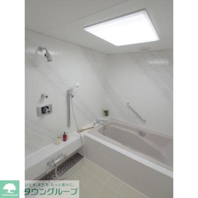 バス・シャワールーム　※写真は同タイプ住戸です。