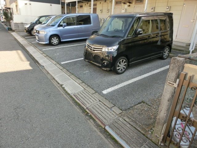 駐車場　敷地内駐車場があります