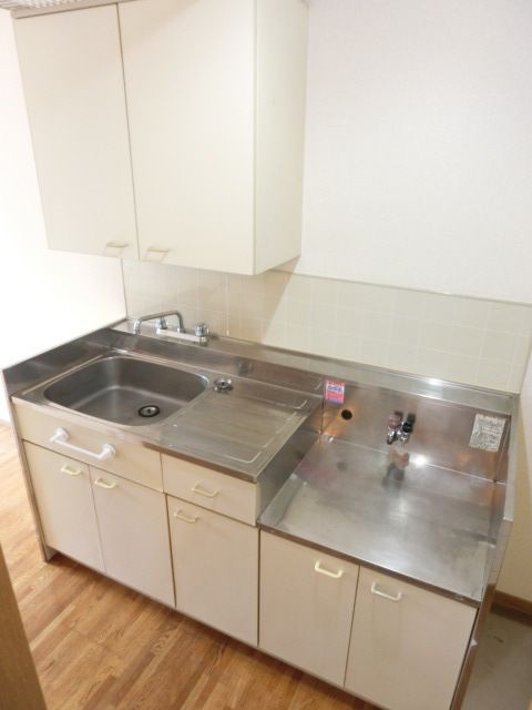 キッチン　作業スペースが広めのキッチン