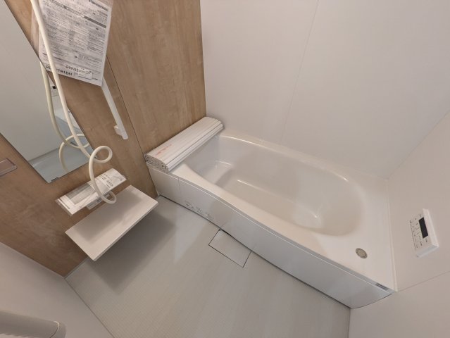 バス・シャワールーム　別号室の同仕様の参考写真です。